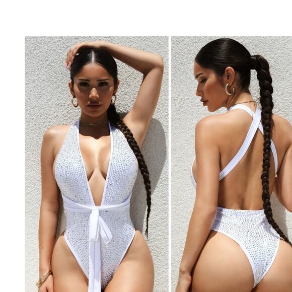 FASHION NOVA WHITE RHINESTONE DIP WRAP PLUNGE NECKLINE SWIMSUIT 2X NWT - Picture 1 of 10